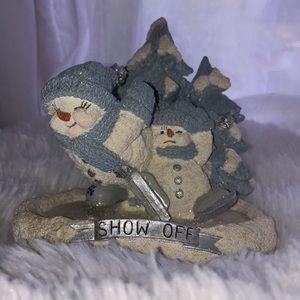 Snow Buddies Show Off